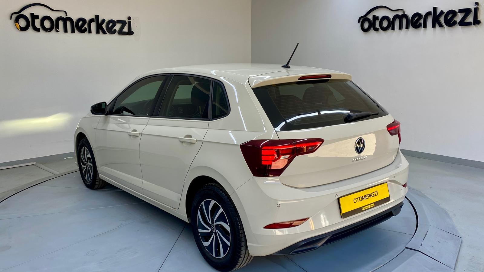 VOLKSWAGEN POLO 25